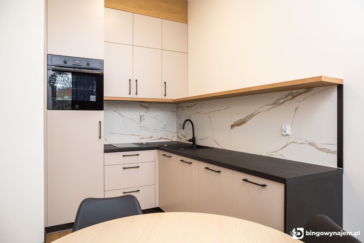 Madalińskiego / 2 pokoje / Parking / Bezpośrednio